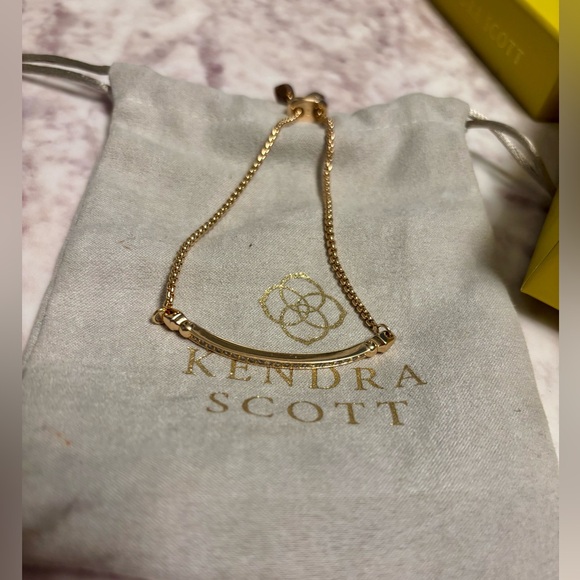 Kendra Scott Ott Adjustable Chain Bracelet in Gold - Picture 5 of 8